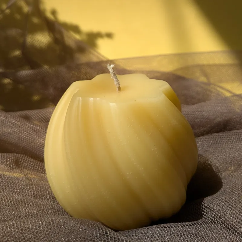 Свічка з бджолиного воску